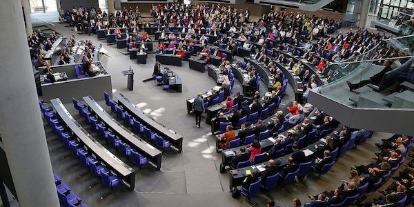 Merz will politische Sommerpause verkürzen