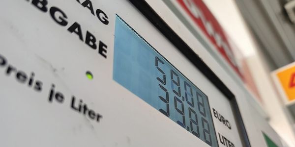 Spritpreise sinken Mitte April weiter