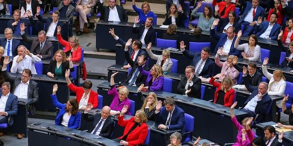 Linke will für Parlamentsinitiativen auch mit Regierung sprechen