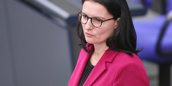 Grüne rufen Union zu Klärung von Verhältnis zur AfD auf