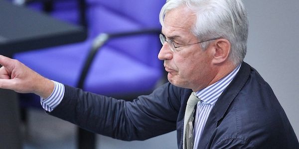 Middelberg schließt sich Forderungen nach neuem Umgang mit AfD an