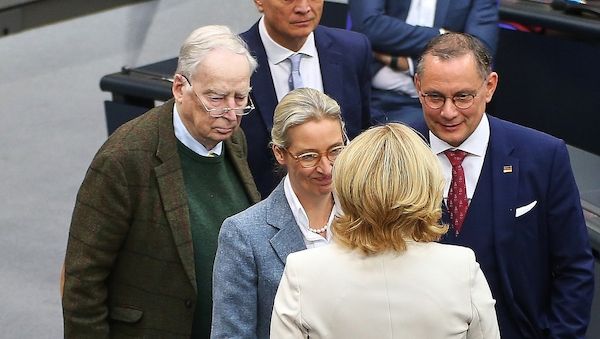 Klöckner will im Streit um Umgang mit AfD vermitteln