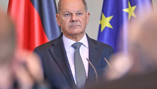 Großer Zapfenstreich für Scholz am 5. Mai