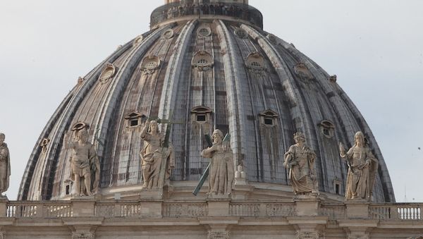 Geschwächter Papst Franziskus spendet Segen "Urbi et Orbi"
