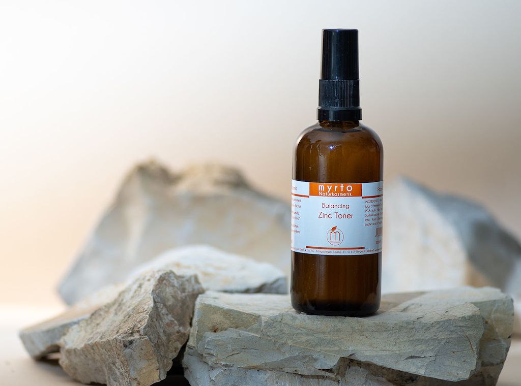 Institut für Naturkosmetik – Der neue Zink Gesichtstoner  ganz ohne reizende Zusätze wie Alkohol oder Duftstoffe