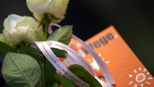 Tausende Jugendliche in Berlin und Brandenburg feiern Eintritt in das Erwachsenenleben