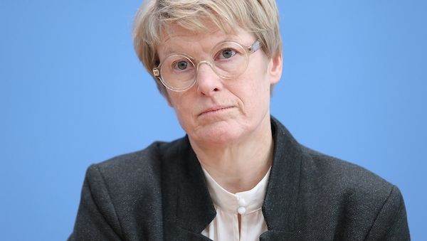 Wirtschaftsweise fordert Konsolidierung des Rüstungssektors