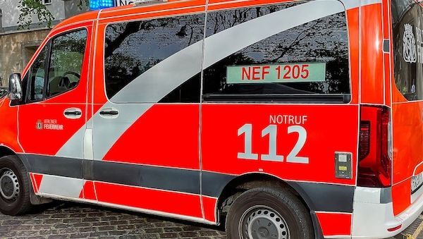 Mann wird in Prenzlauer Berg von Lkw überrollt und stirbt