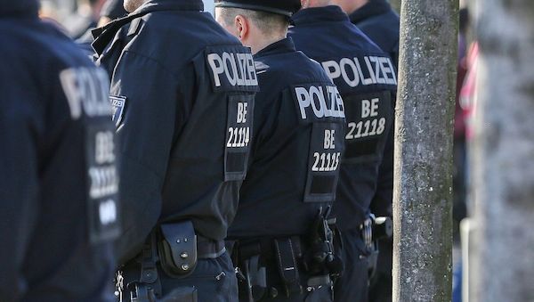 Polizeieinsatz bei mehreren Versammlungen zum Tag der Arbeit in Stuttgart
