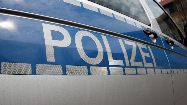 Schlägerei vor Kiosk in Frankfurt-Rödelheim