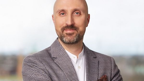 1000hands verstärkt Vertriebskompetenz: Thomas Brünner ist neuer Sales Director