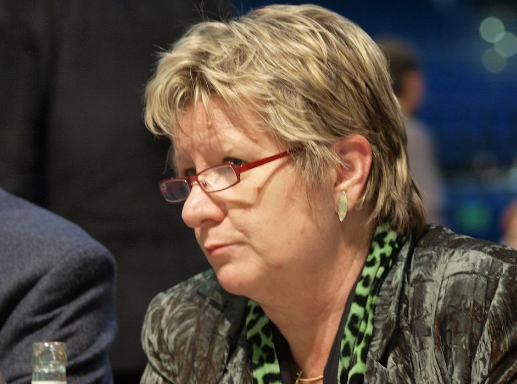Löhrmann: NRW-Banken sollen NS-Vergangenheit aufarbeiten