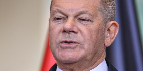 Scholz würdigt Franziskus` Einsatz für Brüderlichkeit