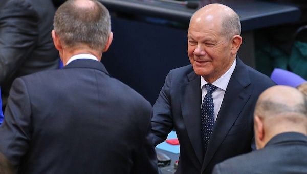 Scholz blickt mit "gewisser Gespanntheit" auf Merz-Kanzlerwahl