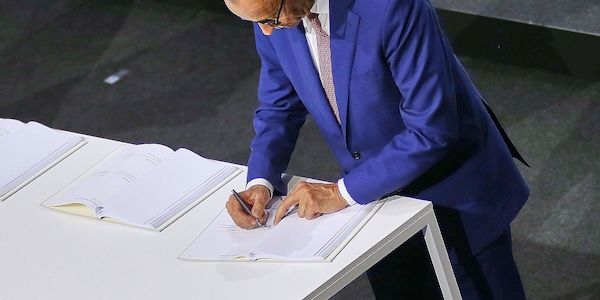 AfD und Linke wollen gegen "Blackrock-König" Merz stimmen