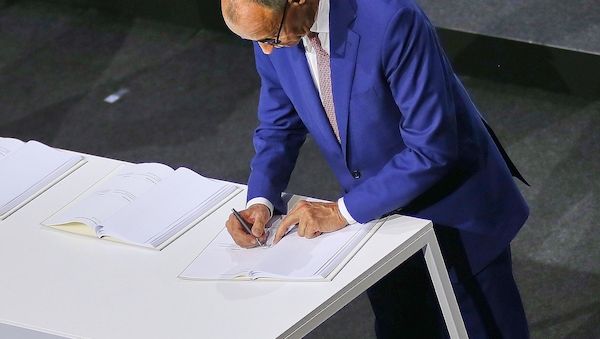 AfD und Linke wollen gegen "Blackrock-König" Merz stimmen