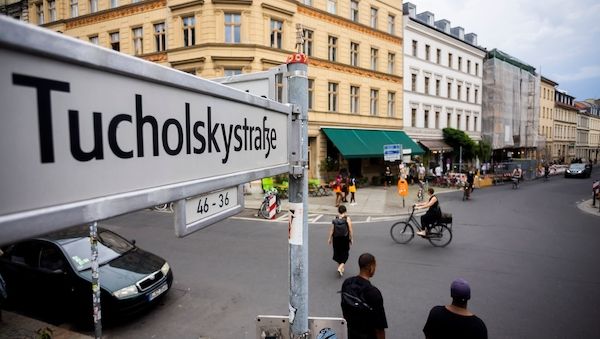 Sperren für Autos in Berlin-Mitte doch zulässig