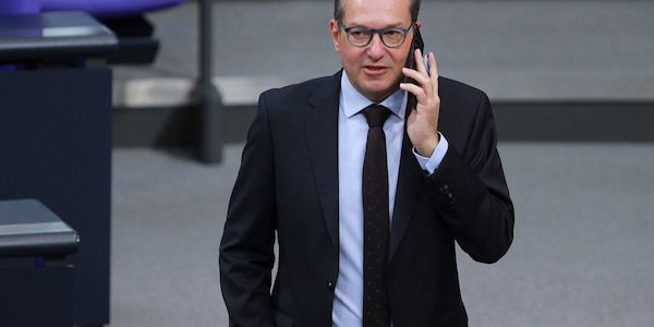 Dobrindt: Keine dienstrechtlichen Konsequenzen für Beamte aus AfD