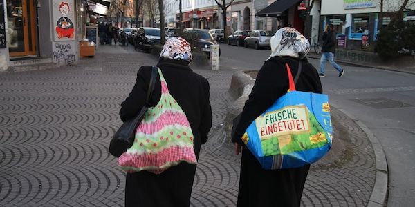 Rund 15.000 geduldete Migranten erhalten Bleibeperspektive