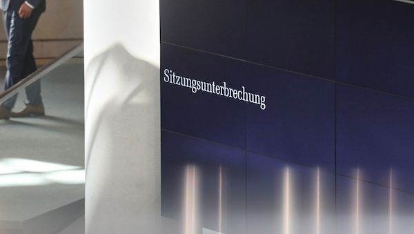 Kanzlerwahl: Wirtschaft fürchtet Schaden durch Hängepartie
