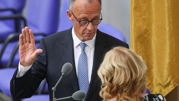 Merz legt Amtseid als Bundeskanzler ab