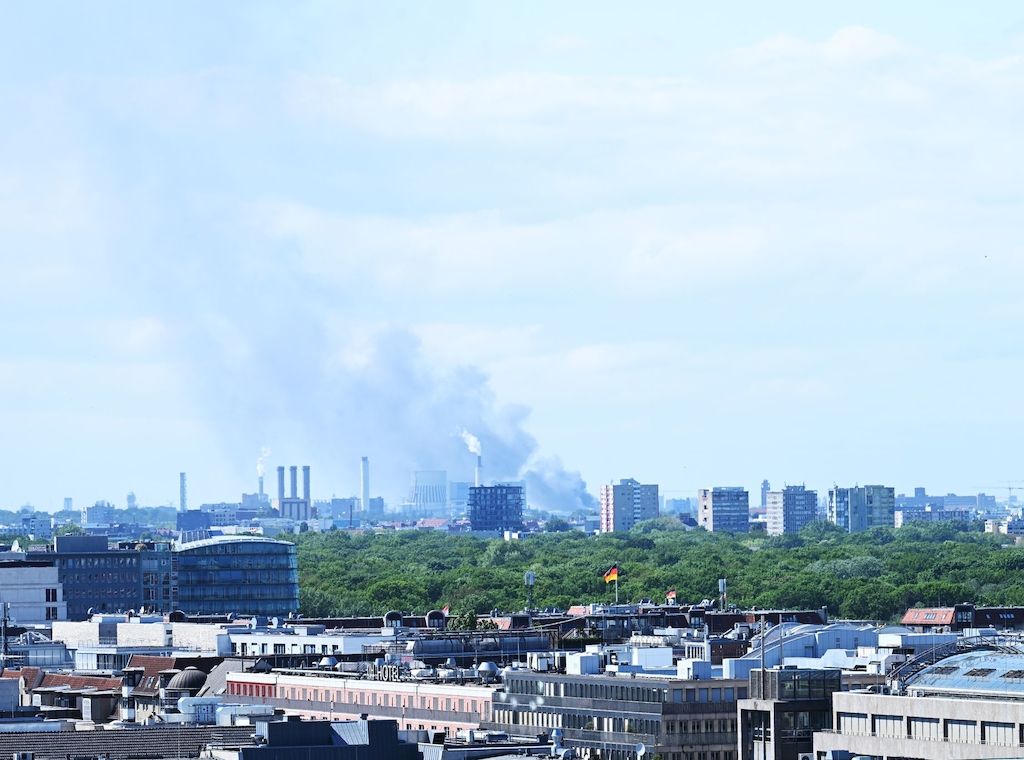 Großbrand in Spandau - Berliner Feuerwehr im Einsatz