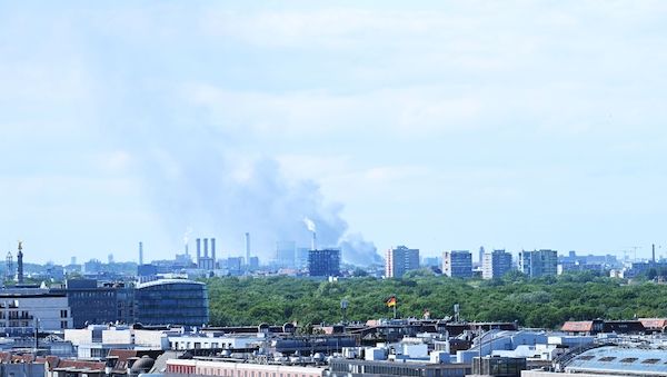 Großbrand in Spandau - Berliner Feuerwehr im Einsatz