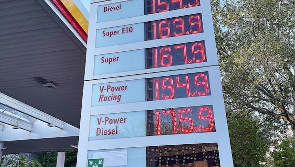 Spritpreise auf neuem Jahrestiefststand angekommen