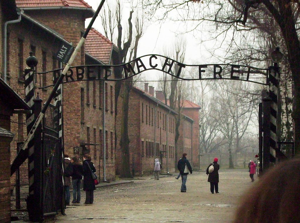 Jeder Fünfte für mehr Erinnerung an Nazi-Verbrechen