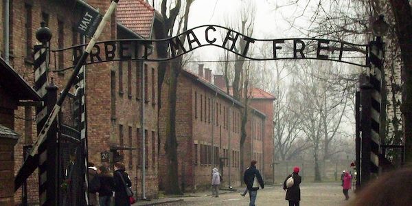 Jeder Fünfte für mehr Erinnerung an Nazi-Verbrechen