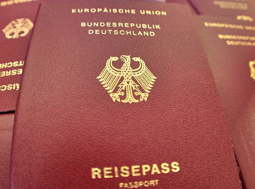 Bundesinnenministerin stellt neues Verfahren zur Ausweisbeantragung vor