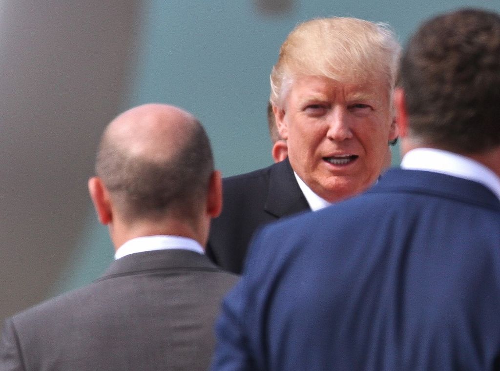 Scholz offen für Gespräch mit Trump bei Papst-Beisetzung