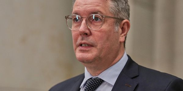 Schweitzer kritisiert Umgang mit Ukraine in Verhandlungen