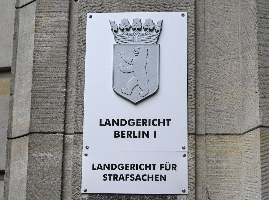 Berlin: Tochter im Netz zum Missbrauch angeboten