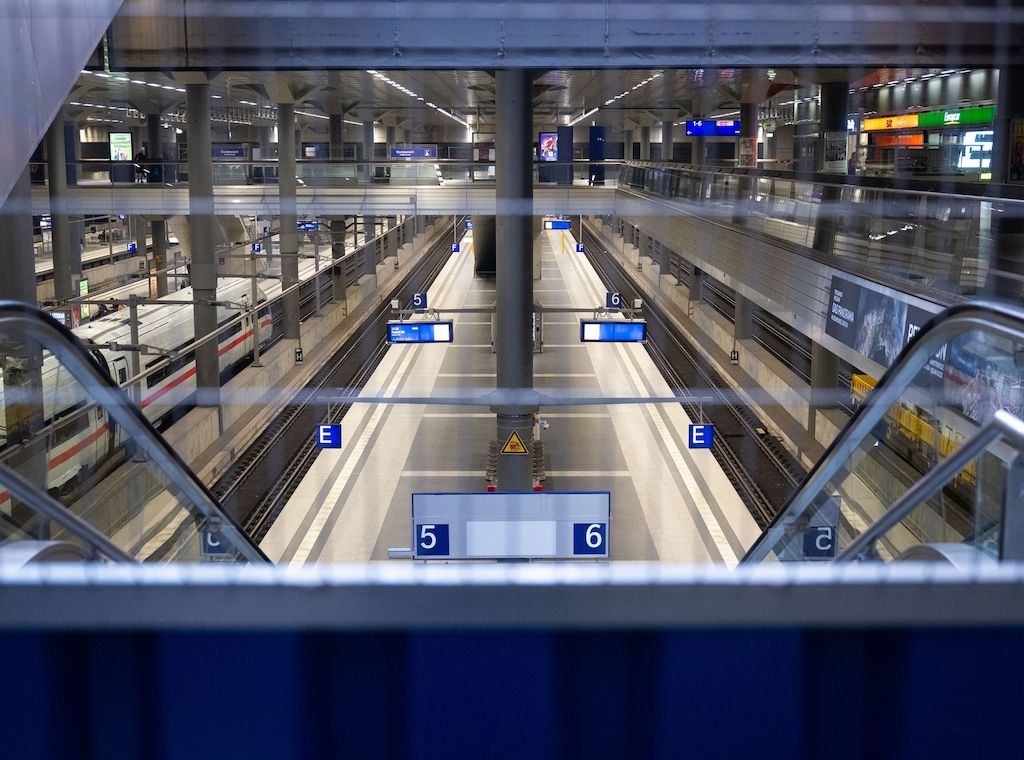 Nach monatelangen Einschränkungen ist die untere Ebene am Berliner Hauptbahnhof wieder komplett geöffnet
