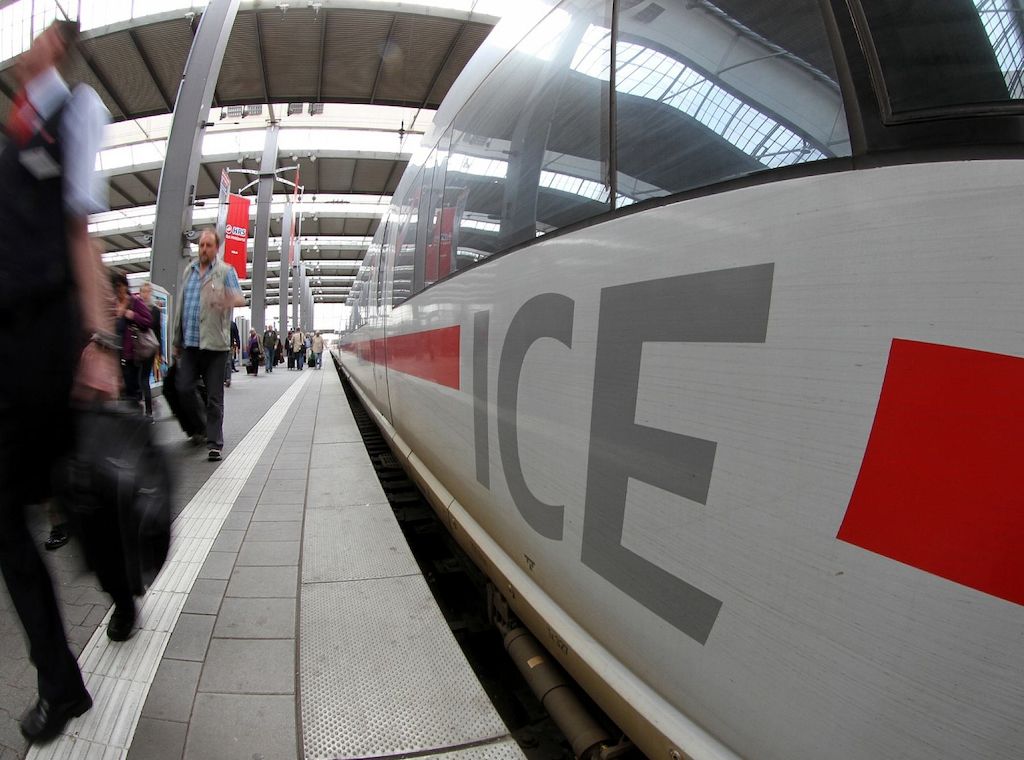 Bahn verdrängt Flugzeug und Auto auf innerdeutschen Langstrecken