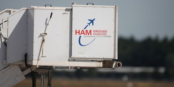Frau entgeht am Hamburger Flughafen Haftstrafe durch Zahlung von 4.500 Euro