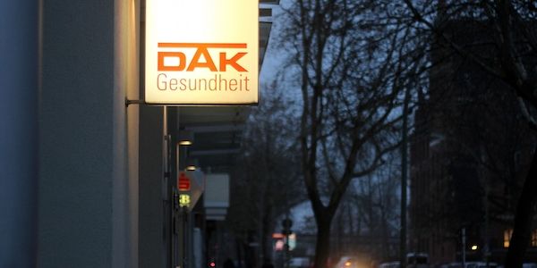 DAK will umgehend Maßnahmen zur Stabilisierung der Kassenfinanzen