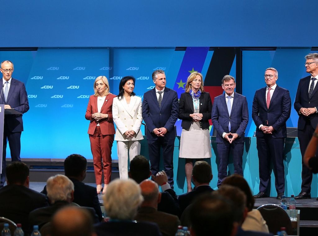Van Aken nennt Merz-Minister "richtiges Gruselkabinett"
