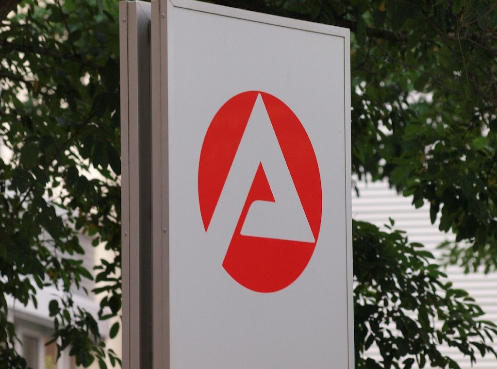 Arbeitslosenzahlen steigen im Vorjahresvergleich