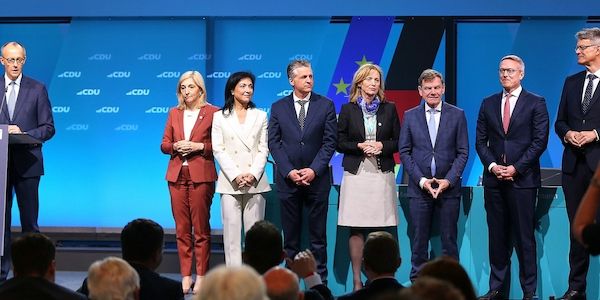 Kritik an "Bundeskabinett für die Reichen und Mächtigen"