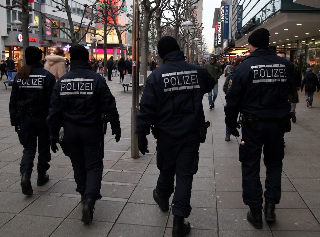Mann zündet Schlafenden in München an