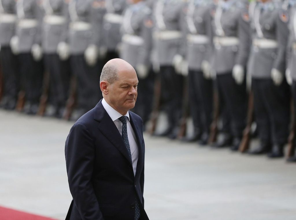 Scholz wünscht sich zwei Pop-Evergreens zum Zapfenstreich