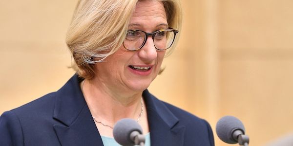 Rehlinger weist mögliche Ansprüche auf Ministerposten zurück