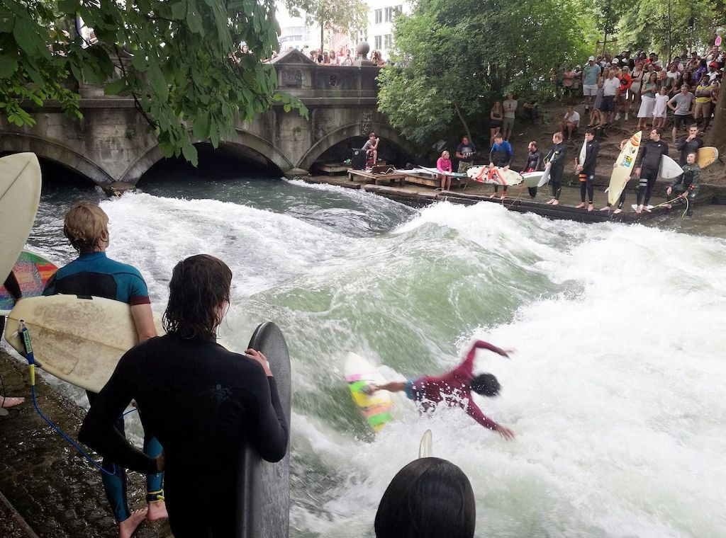 Tödlicher Surfunfall im Eisbach: Ermittlungen in München