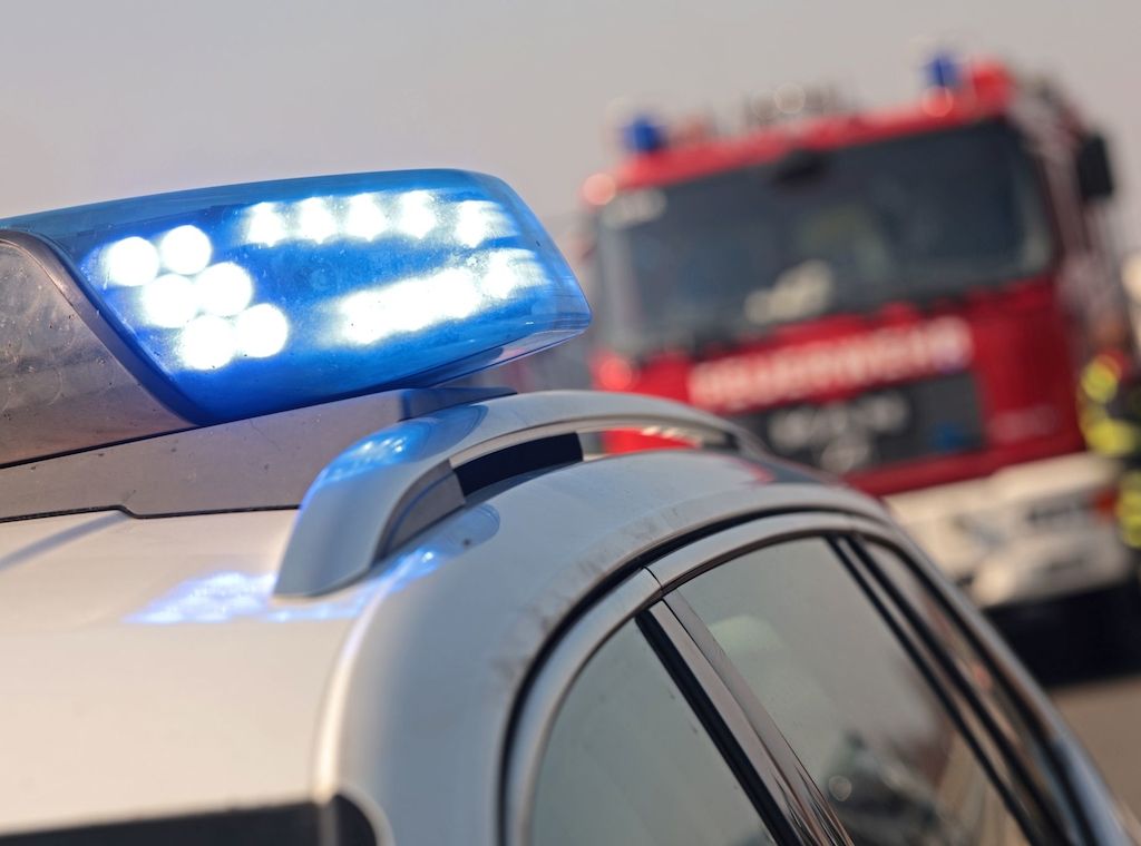 Fünf Hausboote brennen nach Explosion auf der Spree in Berlin