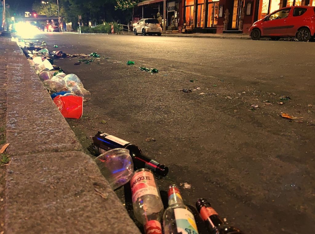 Mehrere brennende Fahrzeuge in Berliner Bezirken