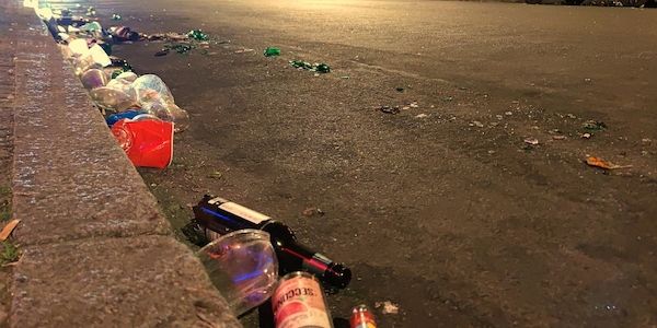 Mehrere brennende Fahrzeuge in Berliner Bezirken