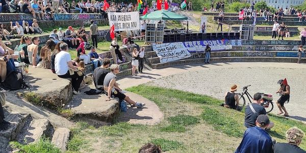 Verhaltene Teilnahme bei "Rave against the Zaun" in Berlin-Kreuzberg