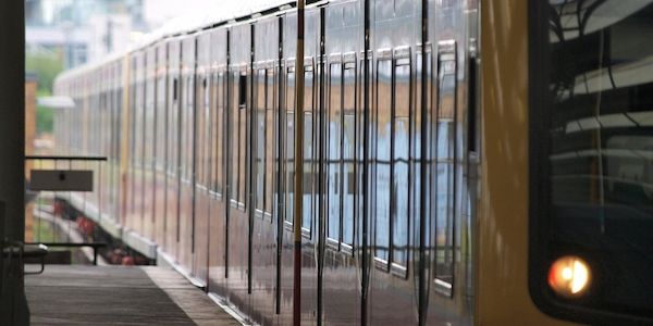 Zwei Jugendliche beim S-Bahn-Surfen in Berlin-Schlachtensee tödlich verunglückt